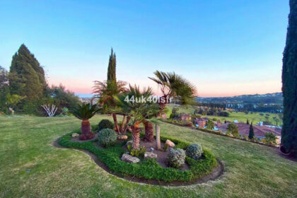 89f7f7d5118399915a9558a53b772c7d - 27