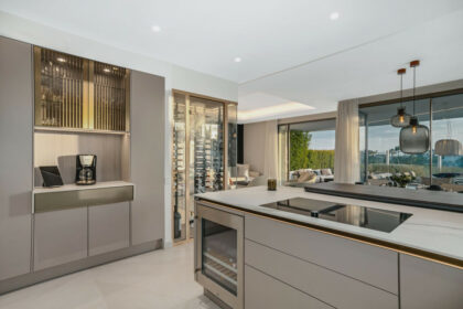 8ad4014bb96e61bc5d19ec665d40cca8 - 11