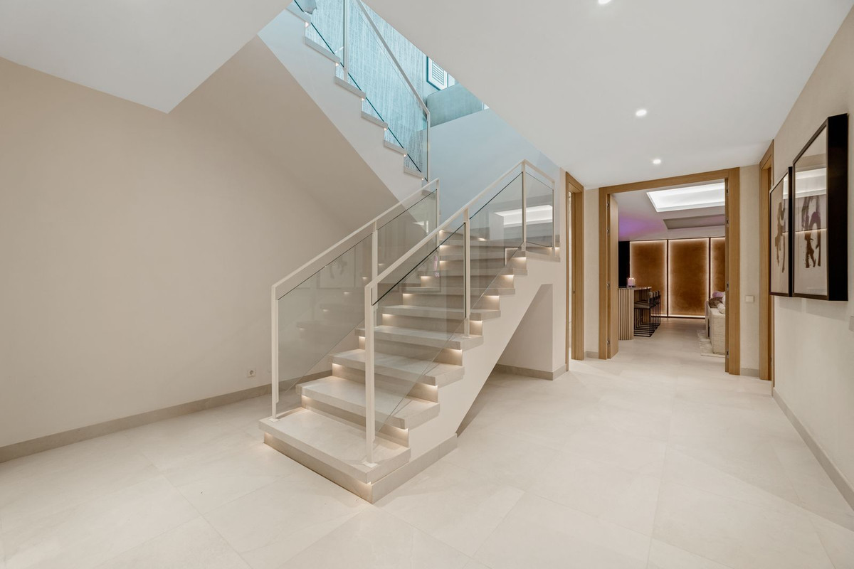 8ad4014bb96e61bc5d19ec665d40cca8 - 24