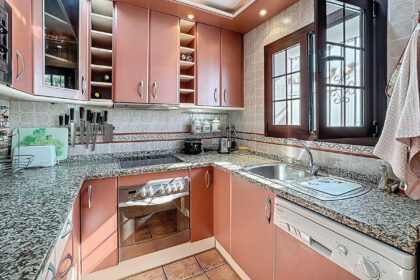 8b214d3453a27868ee7db5ebf4a6c8e4 - 12