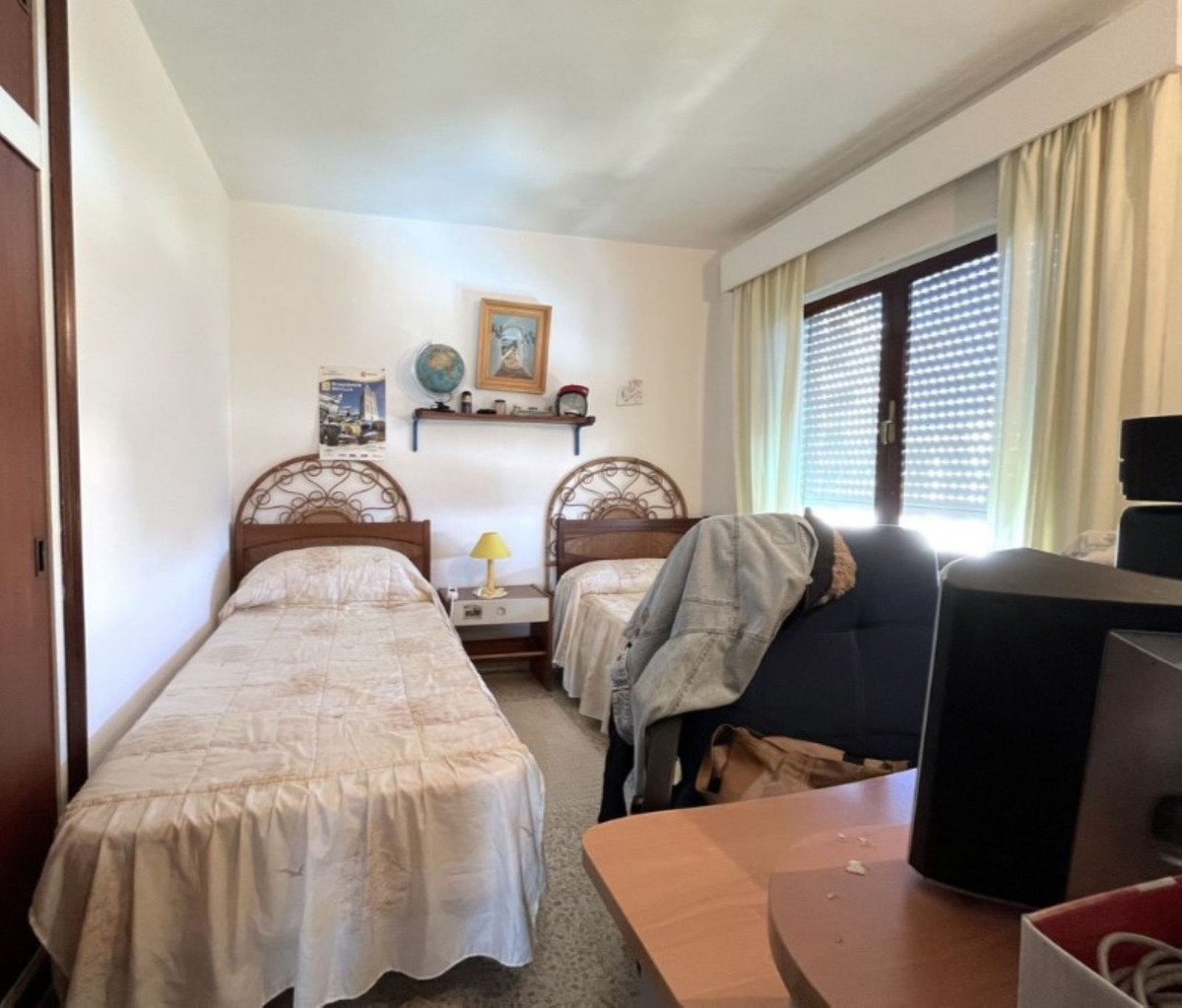 8b2e6da315a62b2a2d472b22e4bff6ff - 16