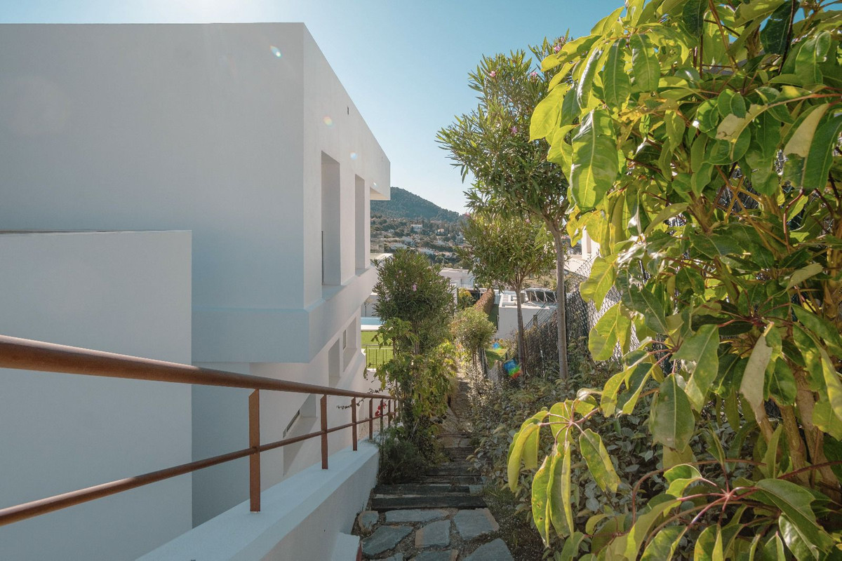 8b99ab64eada2ab35d29a8a9e2d7d298 - 19