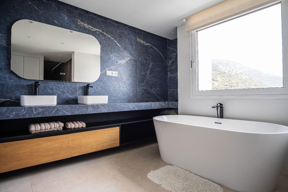 8b99ab64eada2ab35d29a8a9e2d7d298 - 25