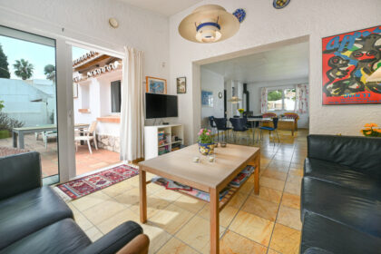 8bdfa934db417a34dd7e351700f404a6 - 11