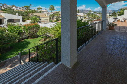 8bdfa934db417a34dd7e351700f404a6 - 23