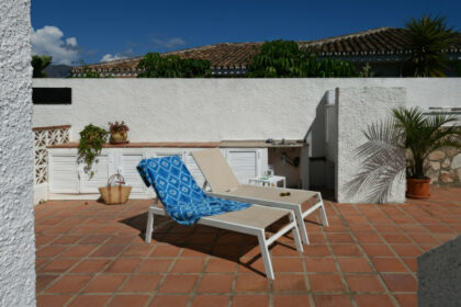 8bdfa934db417a34dd7e351700f404a6 - 27