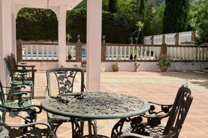 8ce70d8a43ce7793561a10e72ed0ac9a - 11