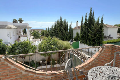 8ce70d8a43ce7793561a10e72ed0ac9a - 35