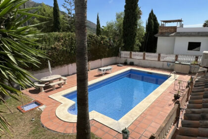 8ce70d8a43ce7793561a10e72ed0ac9a - 37