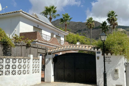 8ce70d8a43ce7793561a10e72ed0ac9a - 43