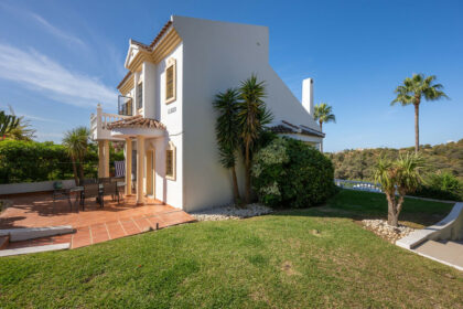 8d7057c5f472ff4d3269d6fbe5548899 - 13