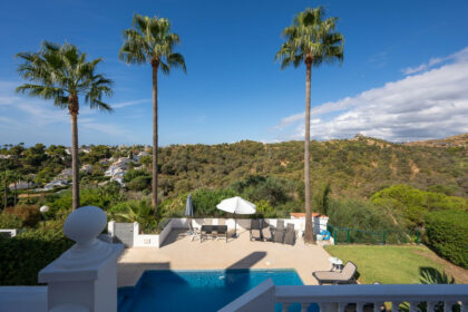 8d7057c5f472ff4d3269d6fbe5548899 - 14