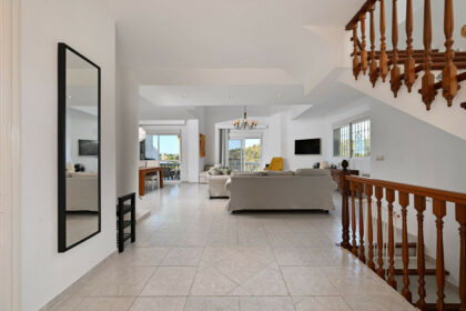 8d7057c5f472ff4d3269d6fbe5548899 - 18