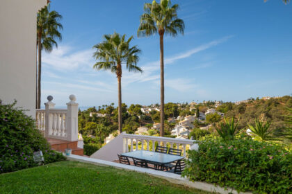 8d7057c5f472ff4d3269d6fbe5548899 - 30