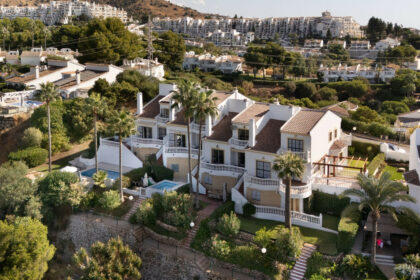 8d7057c5f472ff4d3269d6fbe5548899 - 31