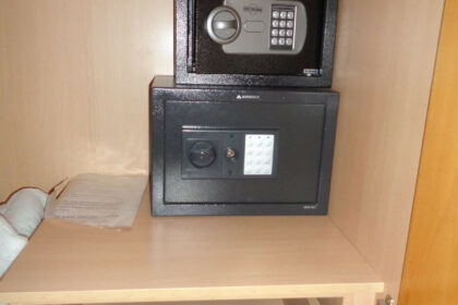 8db5030aaa94cfcd5ae6d59ef4f11c60 - 76