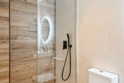 8e04880a59a7d5bc38e62e3957f9b602 - 12