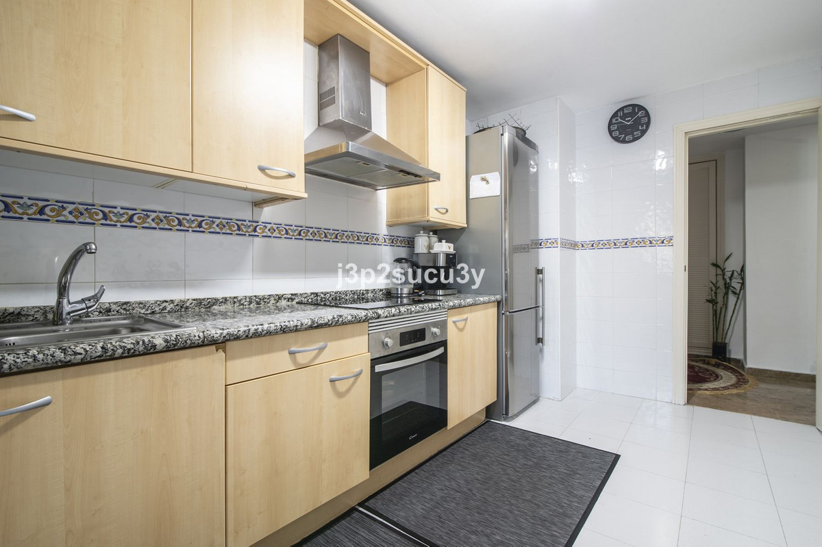 8e6622a70f7b36bb0301c83817a7bc9d - 15