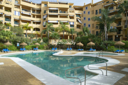 8e6622a70f7b36bb0301c83817a7bc9d - 21