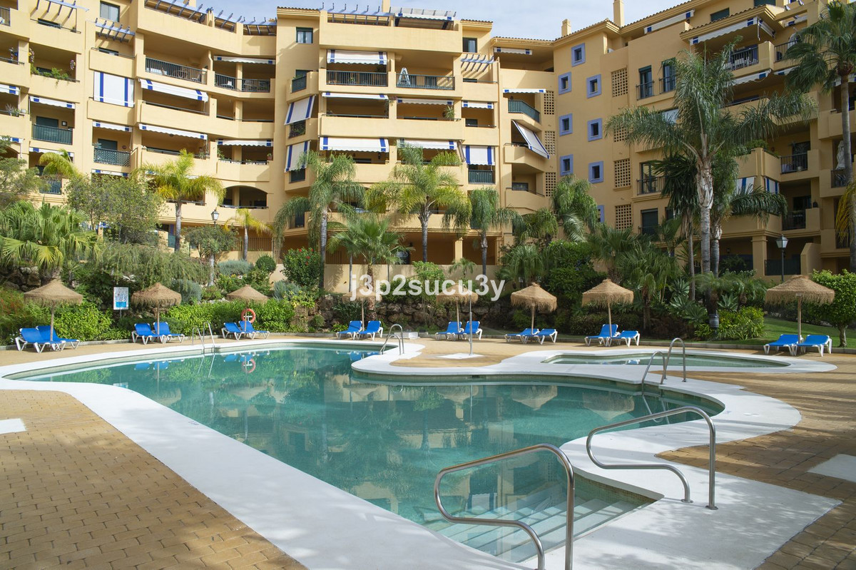 8e6622a70f7b36bb0301c83817a7bc9d - 21