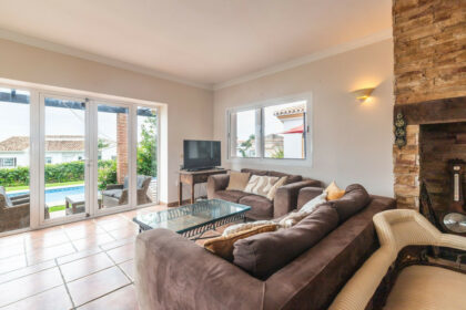 8efaa7f079215b4392a3e7be467a6b1e - 9