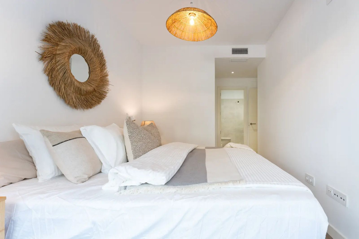 8f02437328ce11ba3d0d7f88e52e6de5 - 16