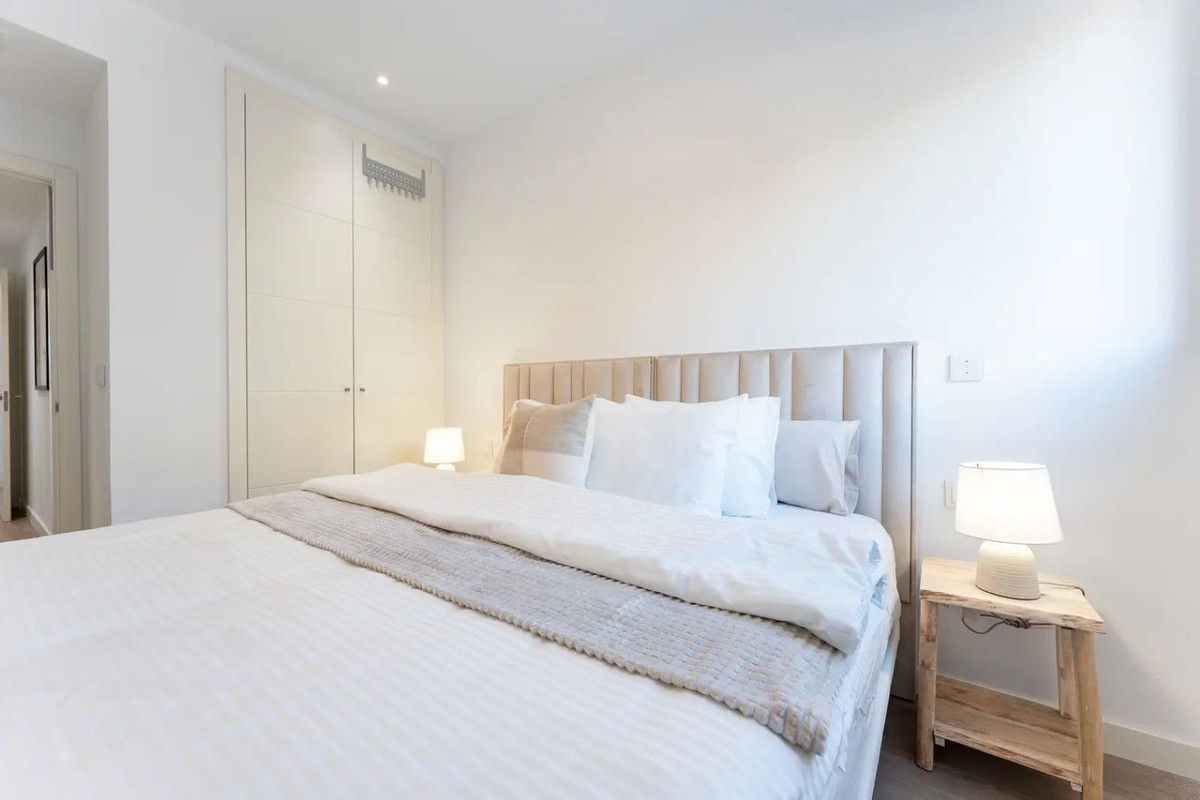 8f02437328ce11ba3d0d7f88e52e6de5 - 17