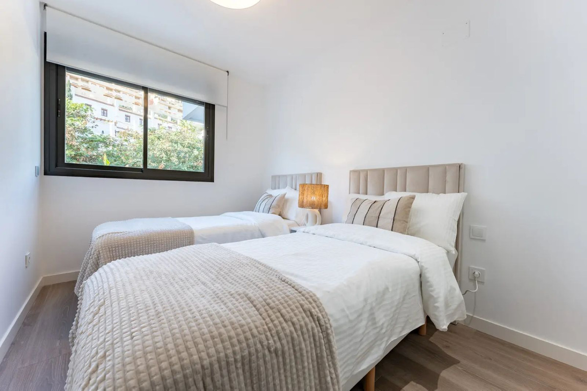 8f02437328ce11ba3d0d7f88e52e6de5 - 20