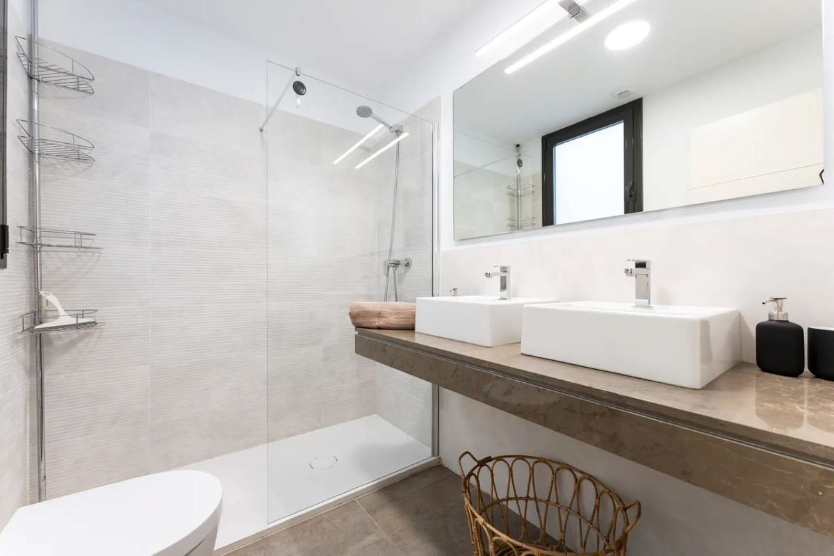 8f02437328ce11ba3d0d7f88e52e6de5 - 22