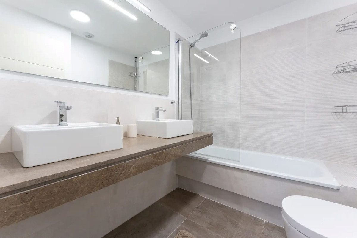 8f02437328ce11ba3d0d7f88e52e6de5 - 23