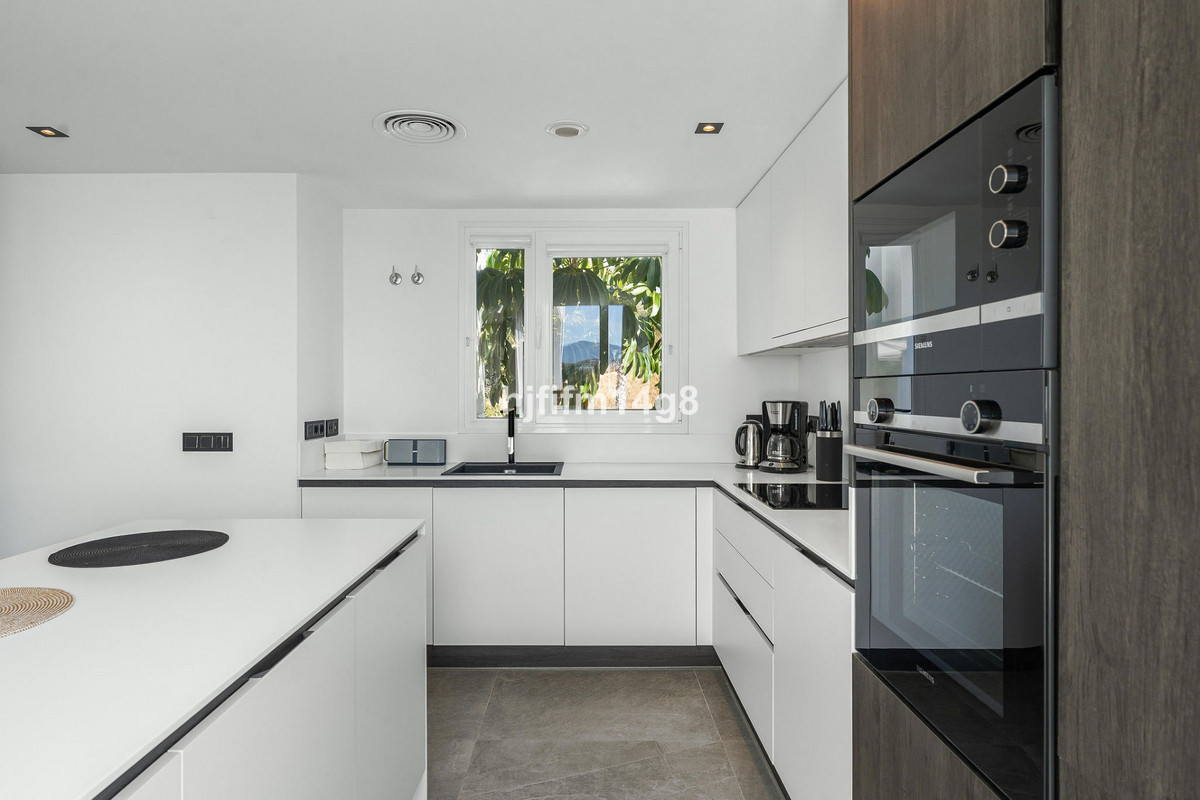 902813e7fb9f8e396662174015c0c762 - 10