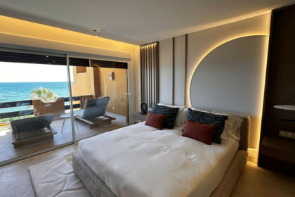 908fd7b508b34c457f0de3f740d99d96 - 14