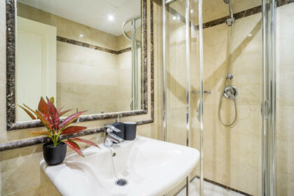 91802aa637cbe55fba813614be6b7c4e - 13