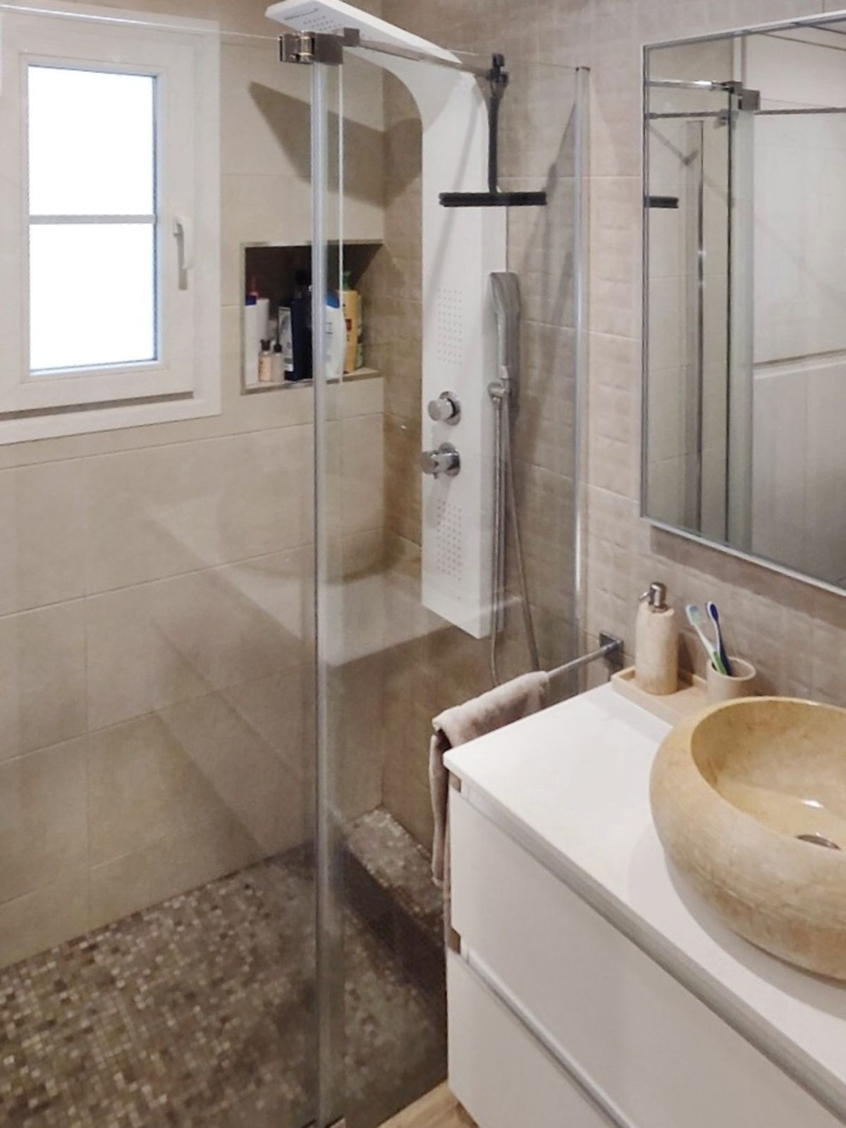 923d8730534b02425c30c825020d8fac - 9