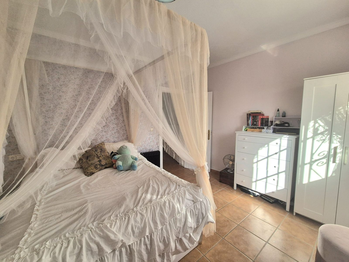 936656b8aa0b0c71fb50f1c7243953d8 - 26