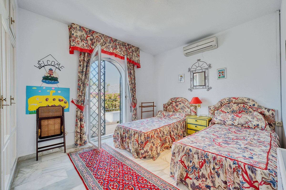 93b70209152d4a8ac942ccafcb4d4623 - 10