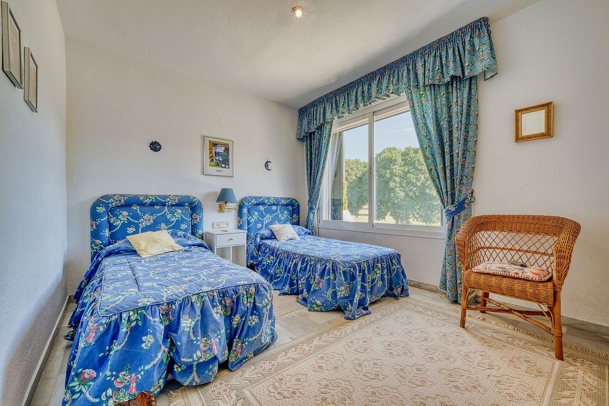 93b70209152d4a8ac942ccafcb4d4623 - 20