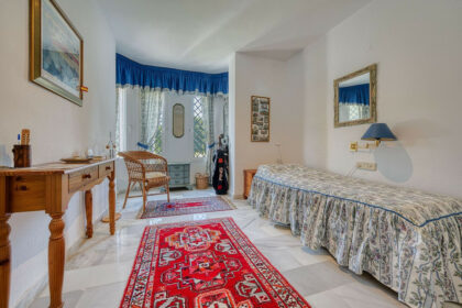 93b70209152d4a8ac942ccafcb4d4623 - 21