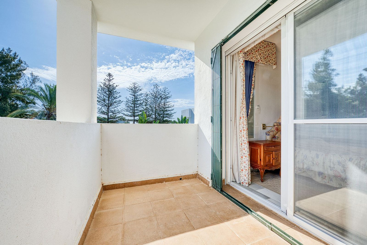 93b70209152d4a8ac942ccafcb4d4623 - 27