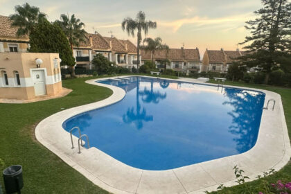 948655d8f26ad32c39cc87bb6c6cfc1d - 1