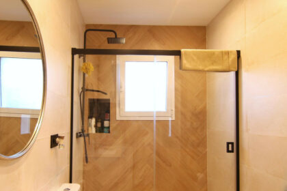 951f6e92acbe363506d64c32c5a9004c - 13