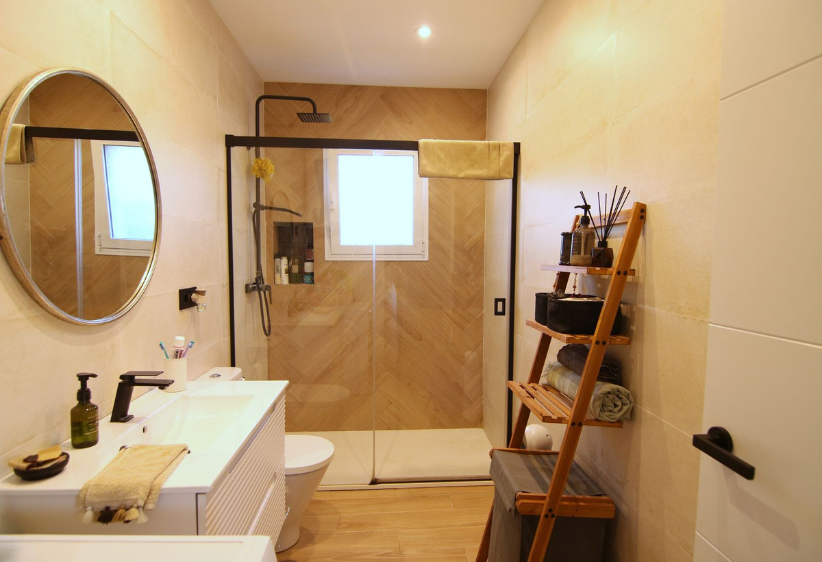 951f6e92acbe363506d64c32c5a9004c - 5