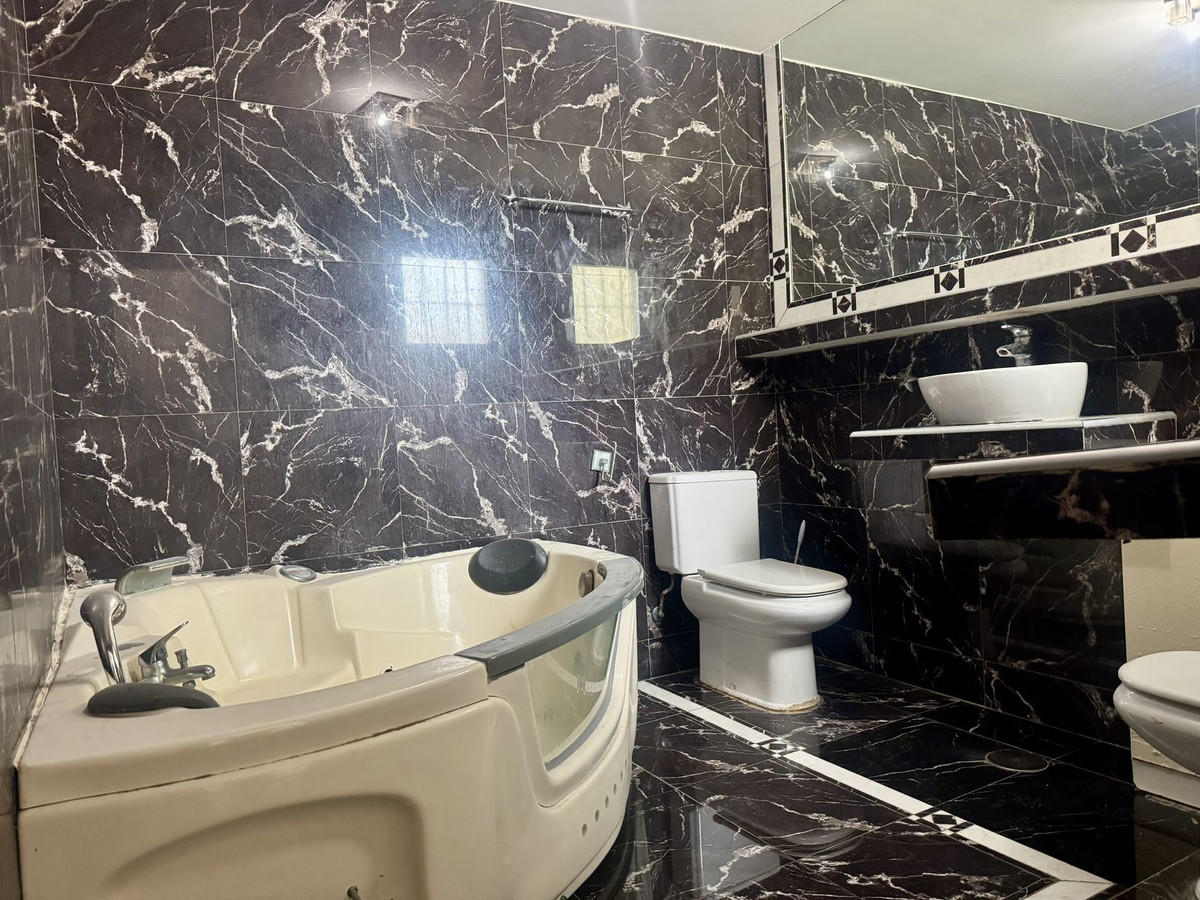 959b36ff34401b868f77ed3d13d1fd43 - 13