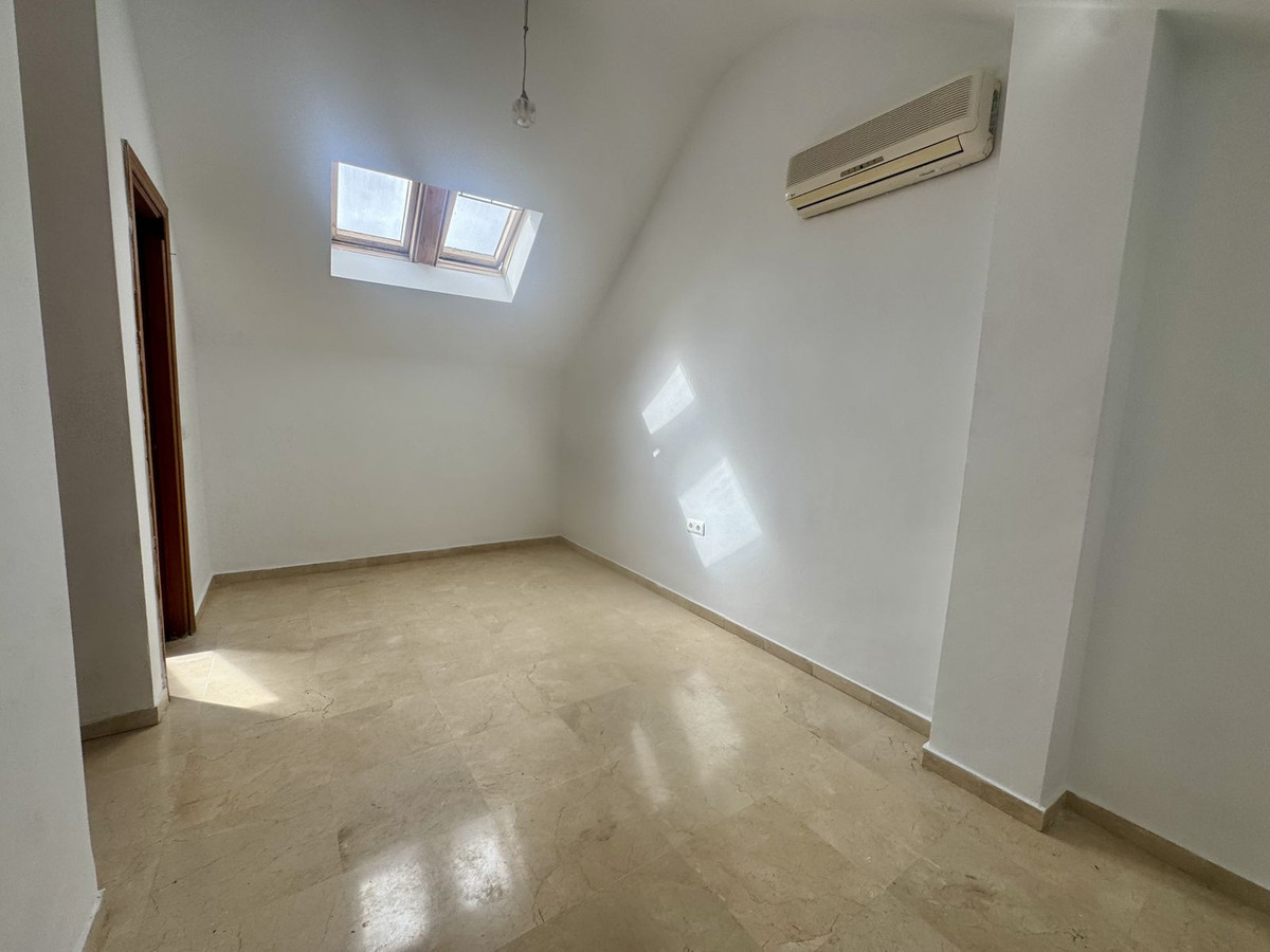 959b36ff34401b868f77ed3d13d1fd43 - 17