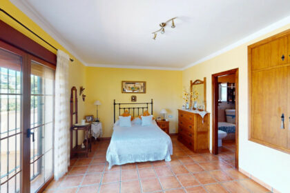 964e2367ef6ef85039c2cbdb8e5156ff - 18