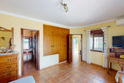 964e2367ef6ef85039c2cbdb8e5156ff - 19