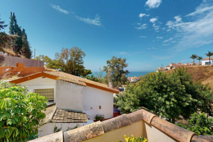 964e2367ef6ef85039c2cbdb8e5156ff - 2