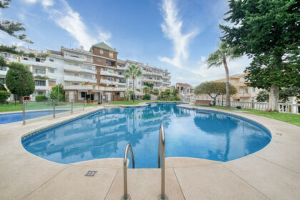 97e9f7c3acb70fdc9d1cf3e02b8444ed - 23