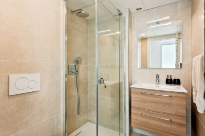 98f12f73732a249018384fcd1cab001d - 16