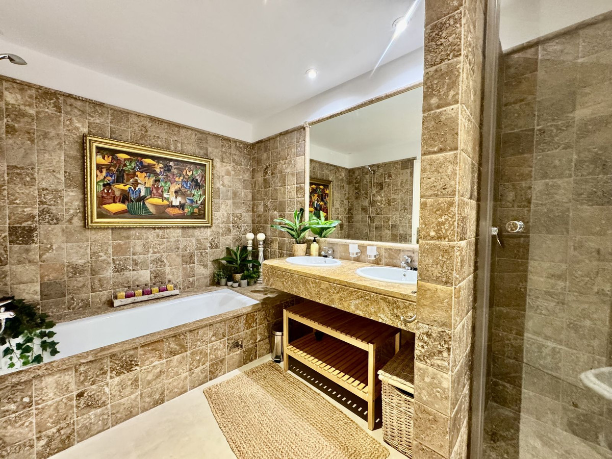 992fee919fa2b2110b52f96fa84dcc88 - 20